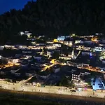 Luen Πανσιόν 3*