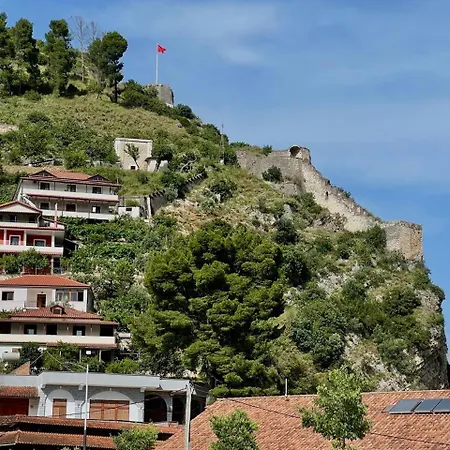 Casa de hóspedes Luen Berati